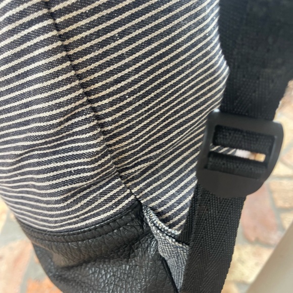 OGIO Backpack. Black grey striped. Canvas material. Zipper pockets, laptop. - Picture 10 of 10